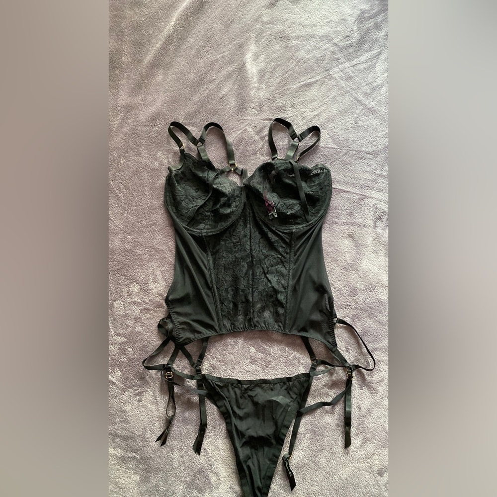 ADORE ME - veronique bustier